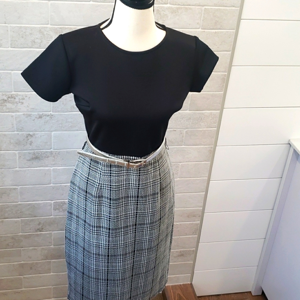 Black/white Dress size 4